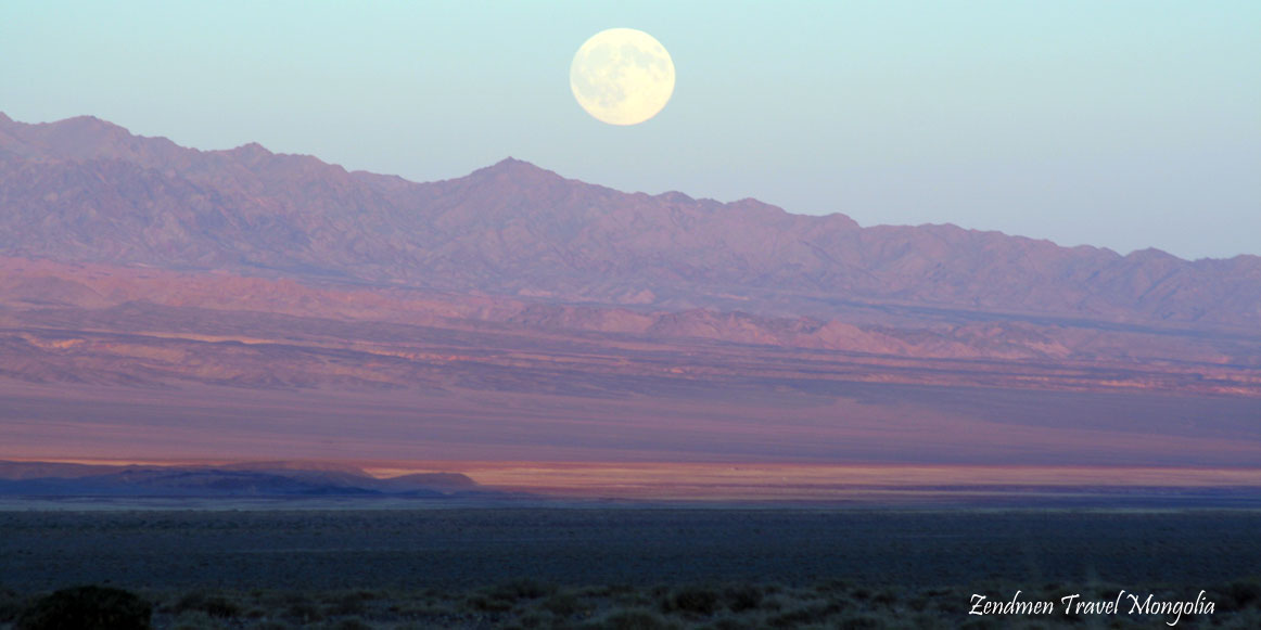 Full moon in Biger Valley, Gobi-Altai province