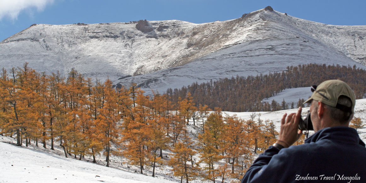 Autumn trek in Hasagt Hairhan Mountains