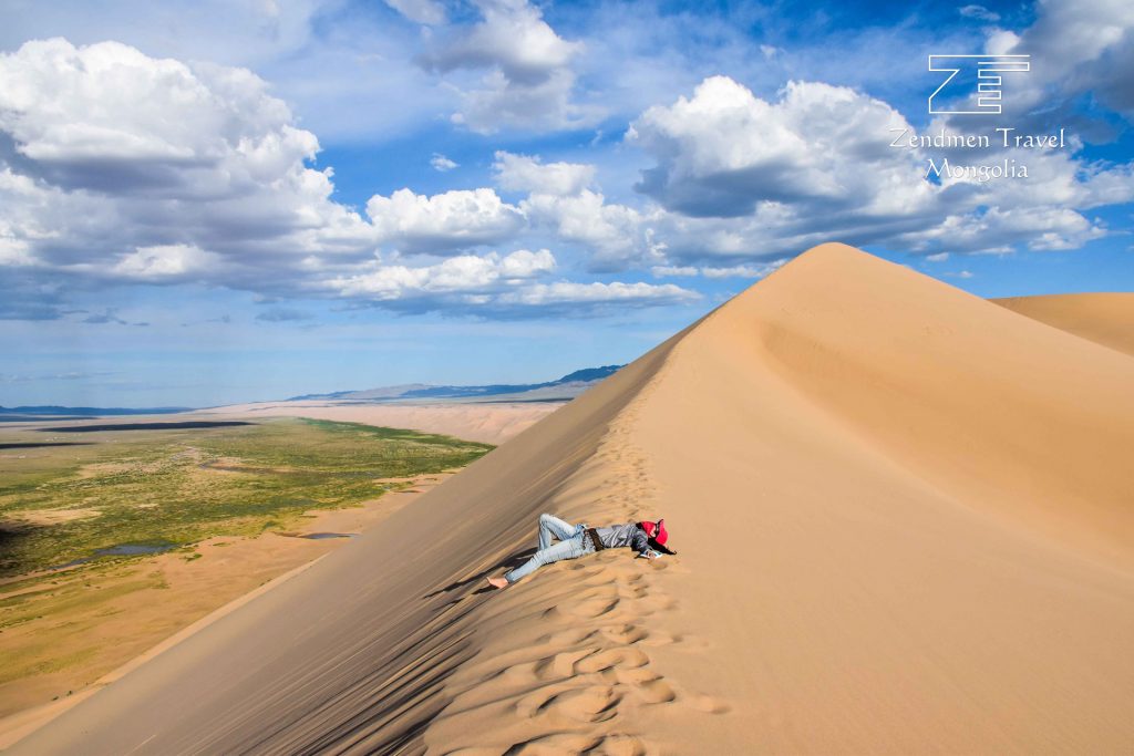 Khongor Sand Dune
