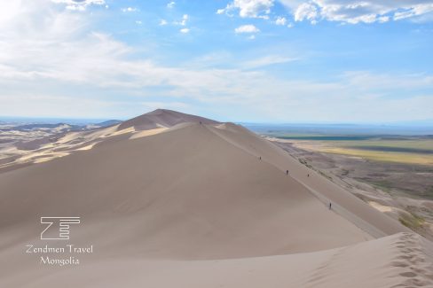 Khongor Sand Dune