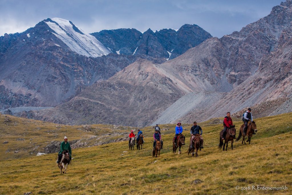Horse trekking at Altai Tavan Bogd